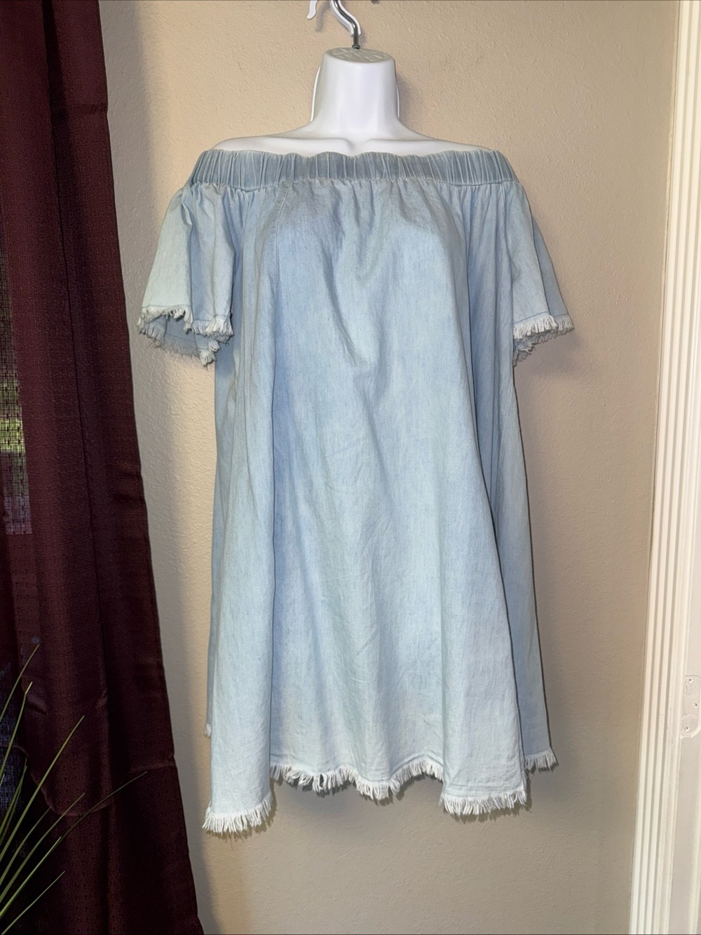 #860 Forever 21 Chambray Off The Shoulder Mini Dress Size Small